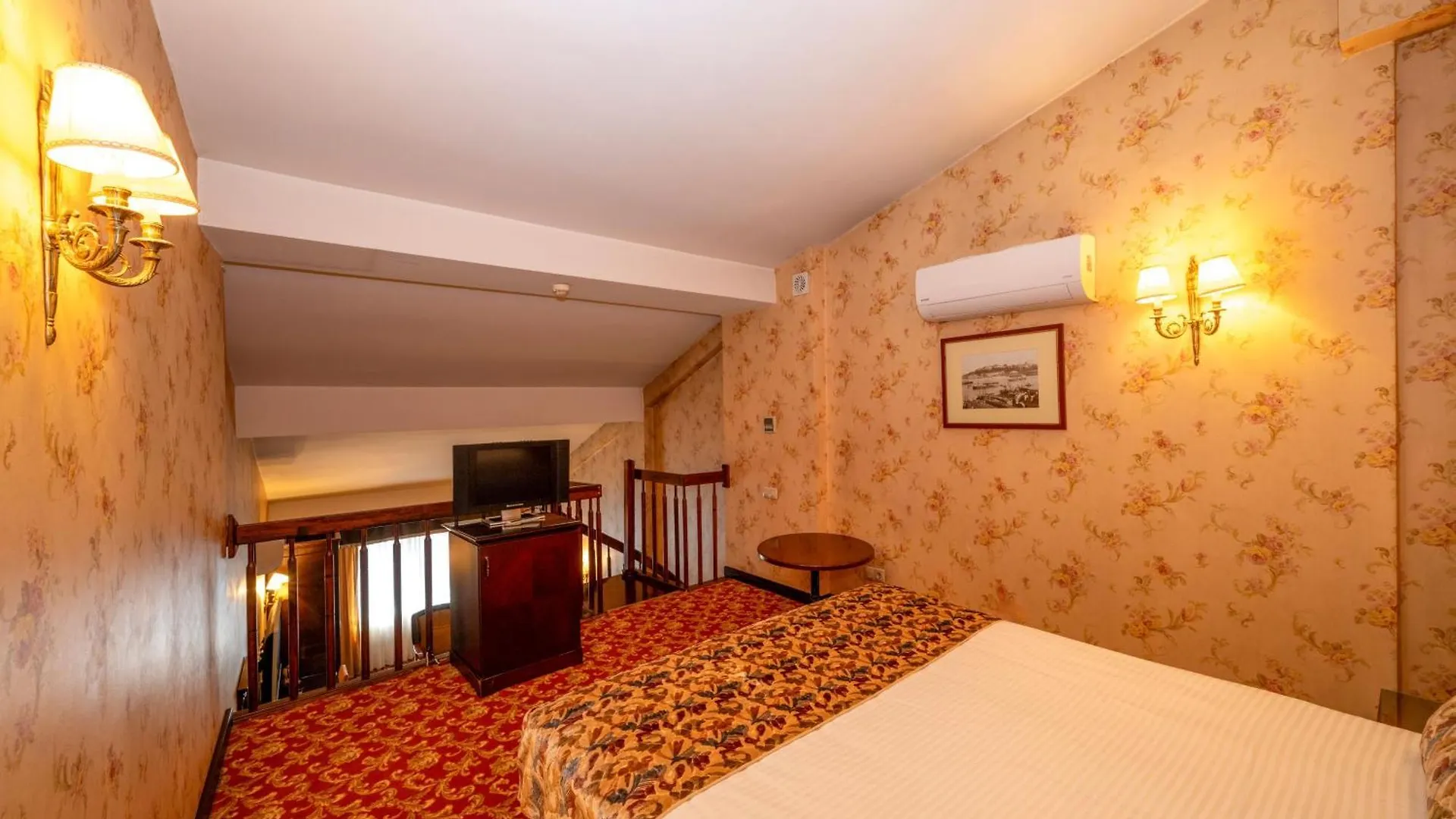 Pera Rose Hotel & Spa Hb İstanbul 4*,